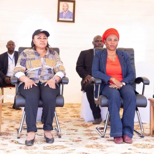Musenyi : cross-border solidarity – Angéline Ndayishimiye and Denise Nyakeru Tshisekedi meet with Congolese refugees