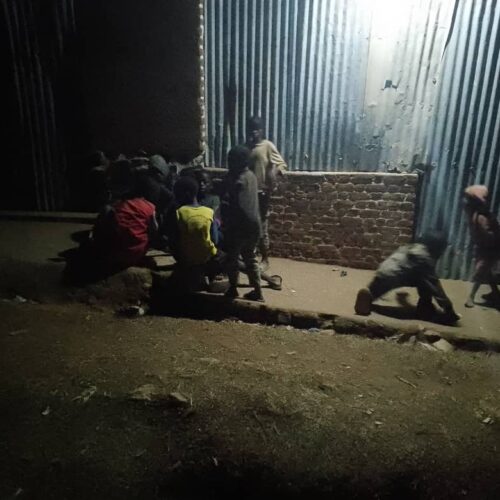 Bubanza : street children left to a life of survival and insecurity