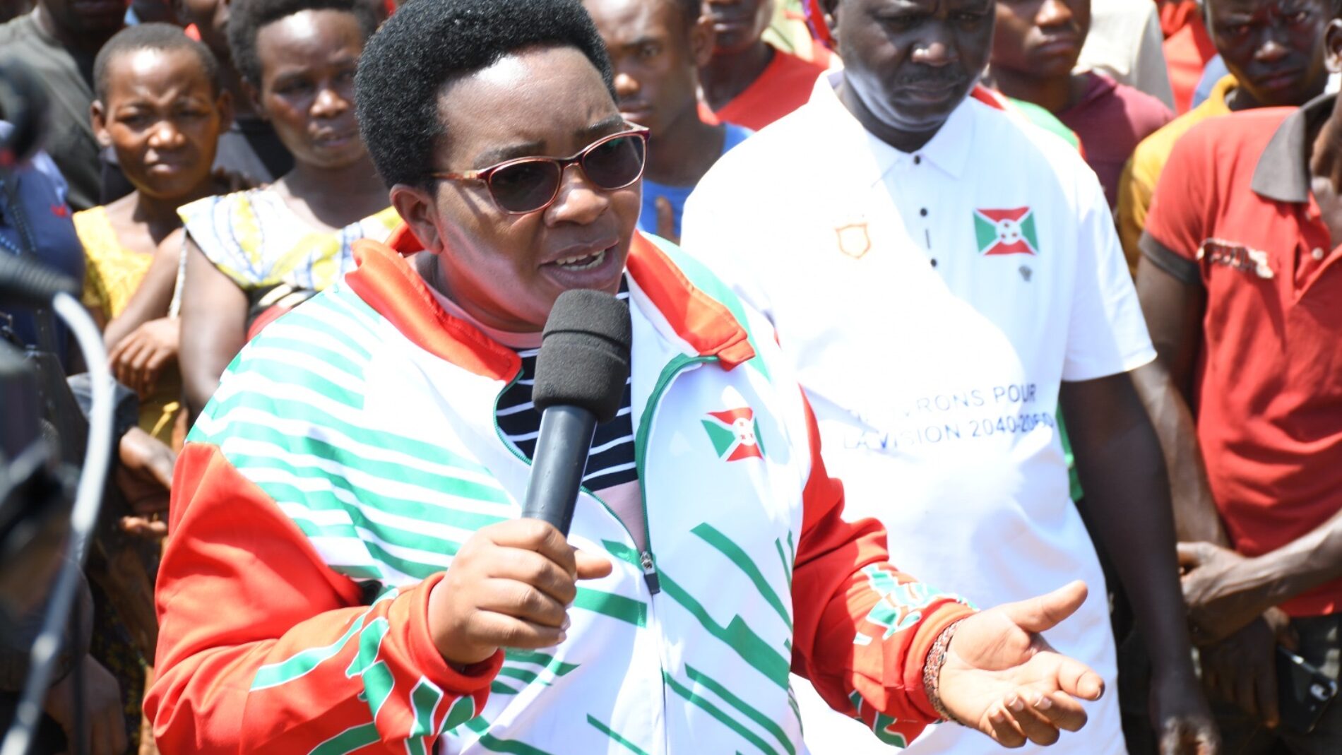 Photo of the week-Buhumuza : strict uniforms and “forced fields,” the governor under pressure