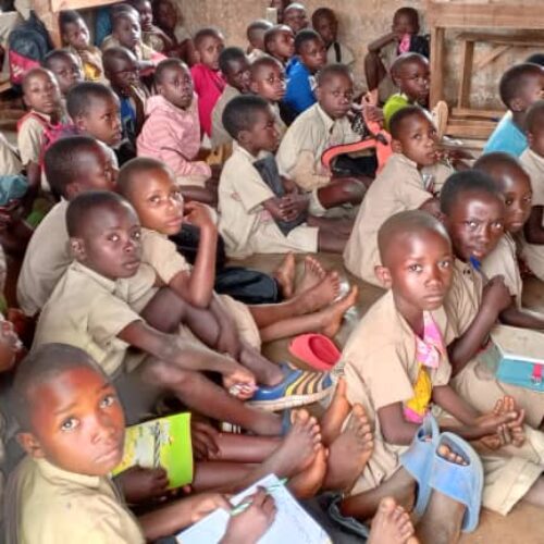 Karurama: Watoto walemewa na msongamano wa shule
