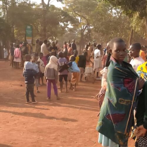 Nyarugusu (Tanzania) : a hospital closed, Burundian refugees contact the UNHCR