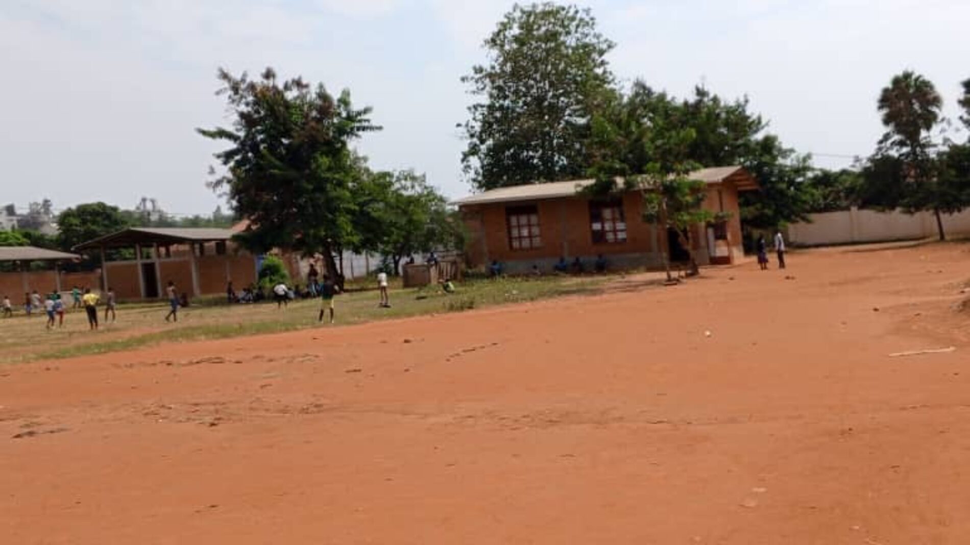 Back-to-school in danger in Cibitoke boarding schools : pupils exposed to hunger and diseases