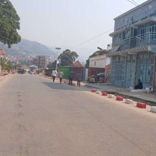 Uvira chini ya mvutano: mgomo wa jumla, vurugu, na kukataliwa kwa Jenerali Gasita katika jiji la kimkakati karibu na mlipuko.