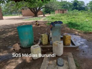 Gihanga, février 2025-même les fontaines ne donnent presque plus d’eau. Le choléra frappe là où l’eau manque. © SOS Médias Burundi