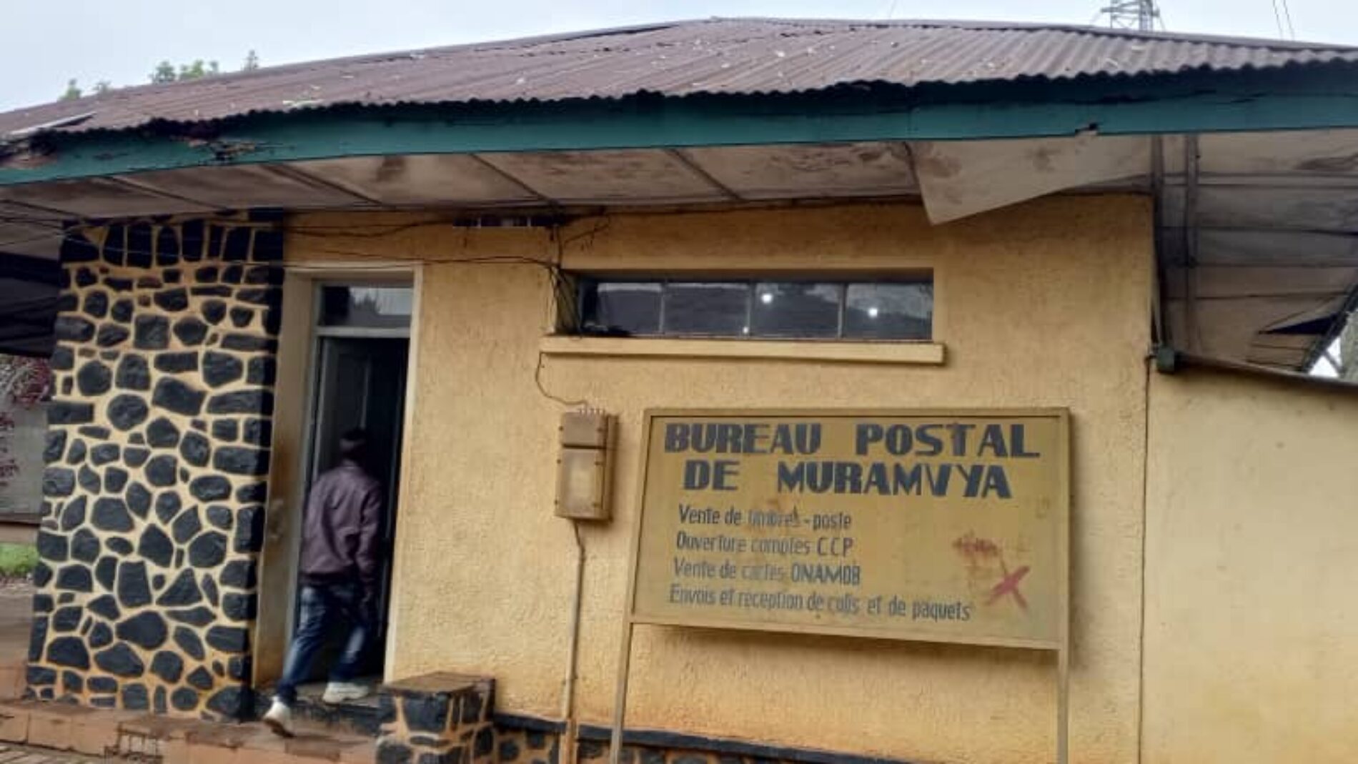 Burundi : détournement présumé de 500 millions à la Régie Nationale des Postes – deux agents arrêtés, un en cavale