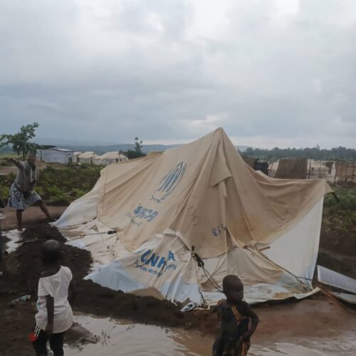 Burundi : Christmas in the storm, Congolese refugees hit by heavy rains in Musenyi