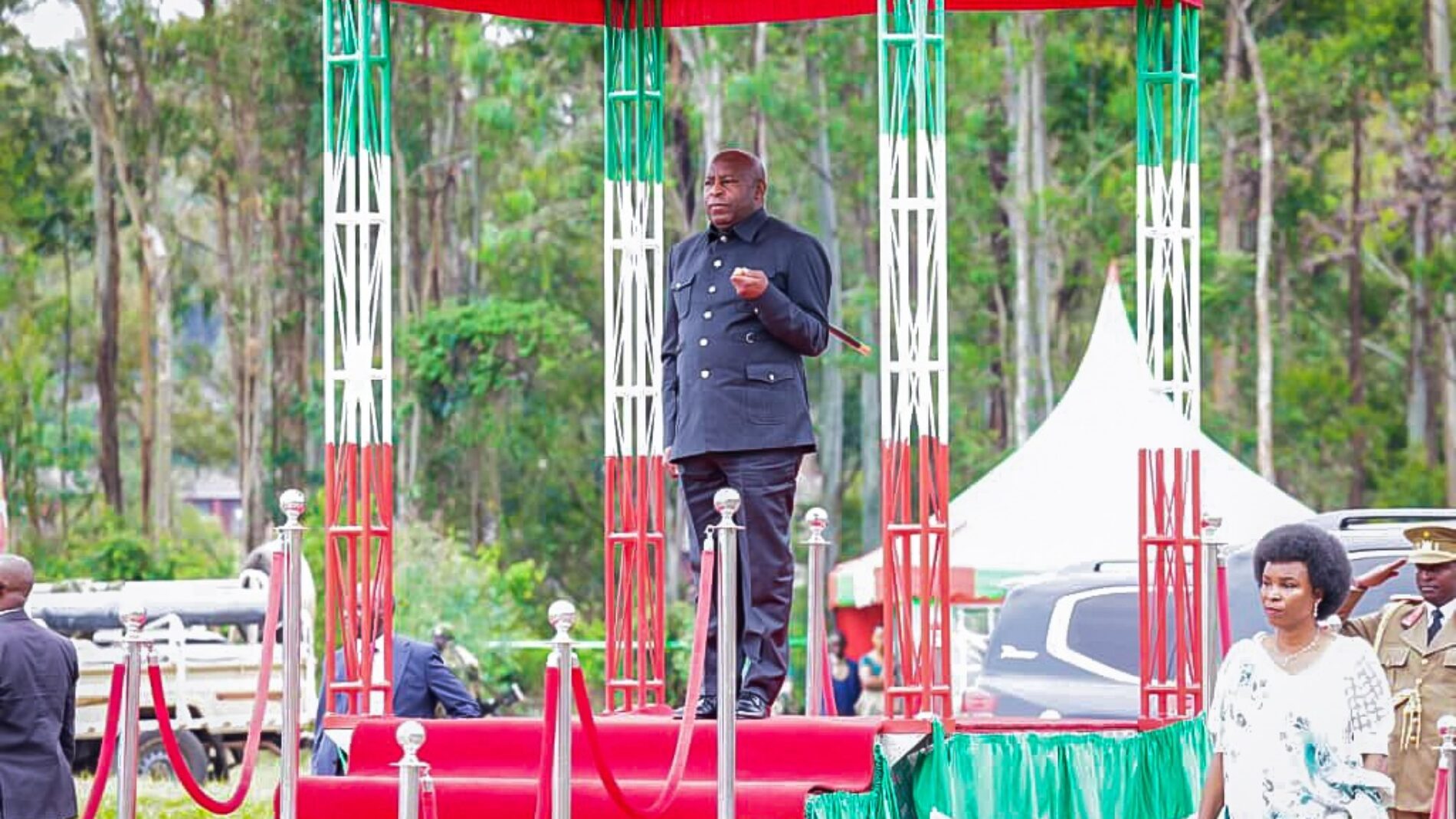 À Gitega, Ndayishimiye met en garde Kigali alors que son armée recule à l’Est de la RDC