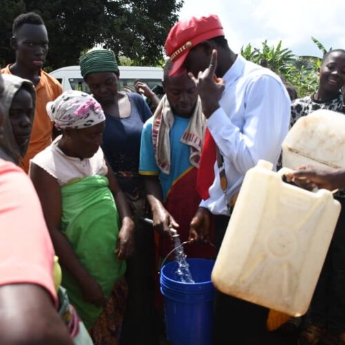 Busuma : water shortage and unsanitary conditions threaten the lives of Congolese refugees