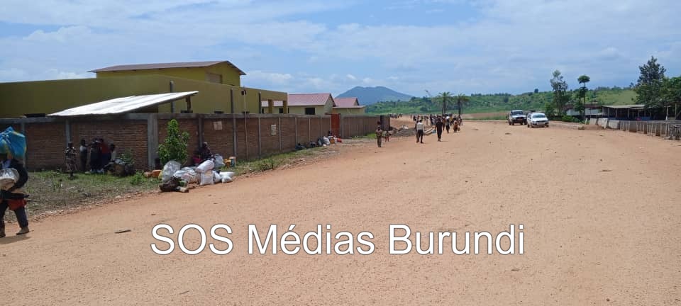 L’école fondamentale de Muremera transformée en position par les combattants ayant fui les combats dans l’est de la RDC. ©SOS Médias Burundi