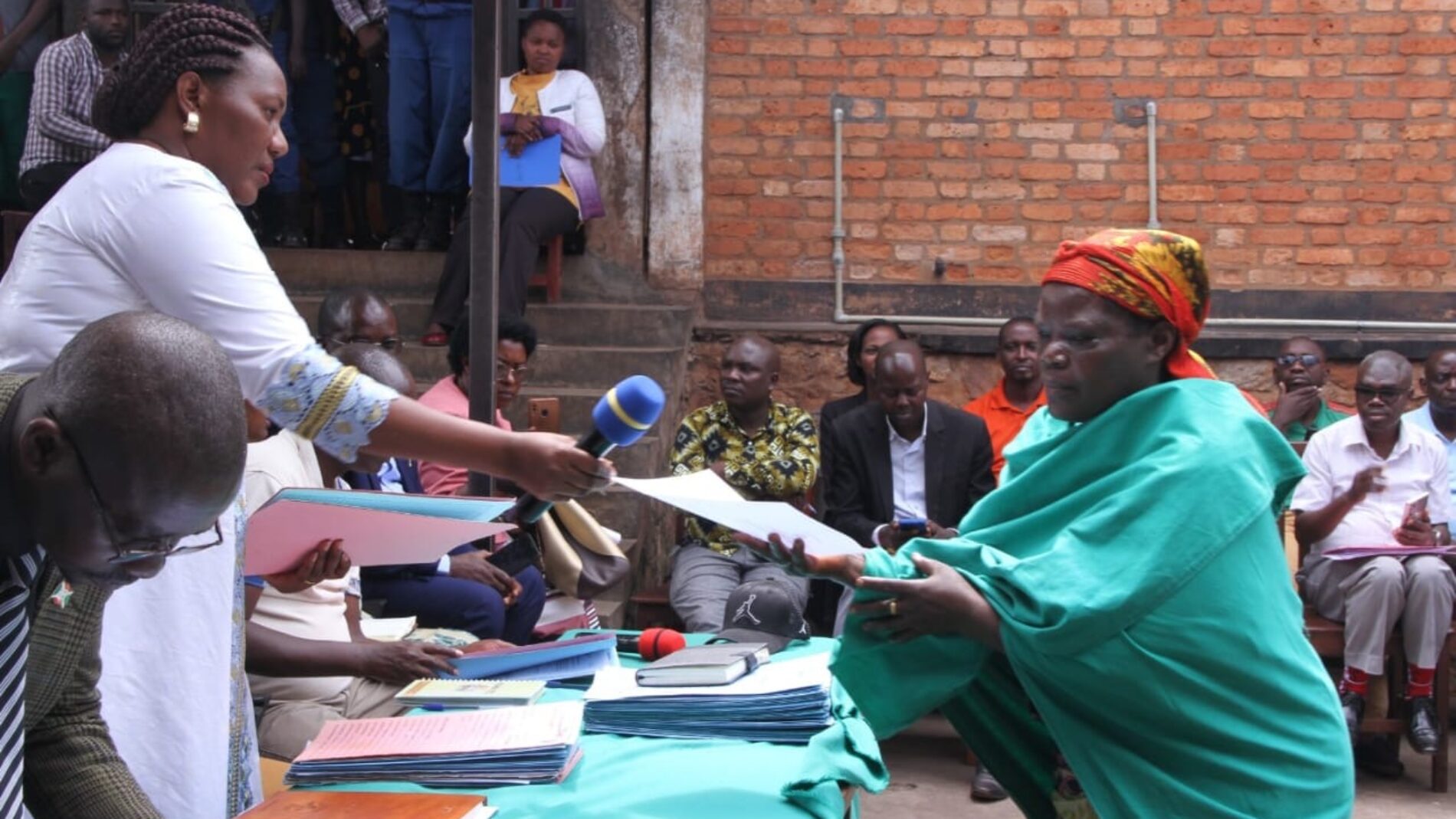 Photo of the week-Burundi : 217 inmates released in Ngozi to ease overcrowding in prisons