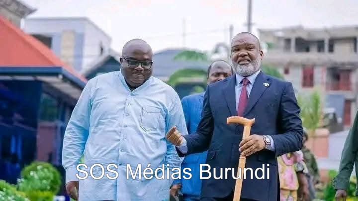 Corneille Nangaa et Bertrand Bisimwa, respectivement coordinateur et coordinateur adjoint de l’AFCM23, lors d’une apparition publique à Goma, chef-lieu du Nord-Kivu, en février 2026. ©SOS Médias Burundi