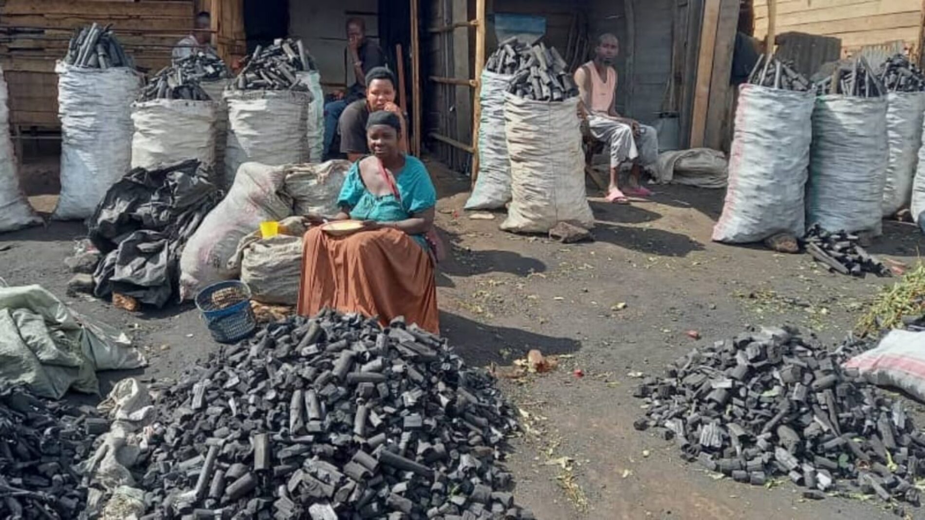 Bujumbura : la pénurie de charbon asphyxie les ménages