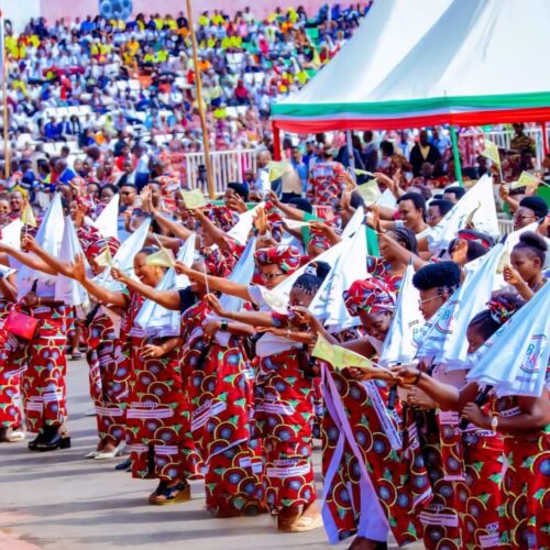Nyuma ya Waandishi, Ukweli: Machi 8 nchini Burundi: kati ya sherehe na uhai wa wanawake.