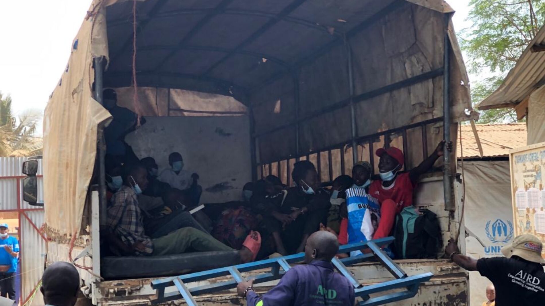 Kurejeshwa kwa wingi Ruyigi: Mamia ya wakimbizi wa Kongo wanaondoka Busuma katika msafara ambao haijawahi kutokea.