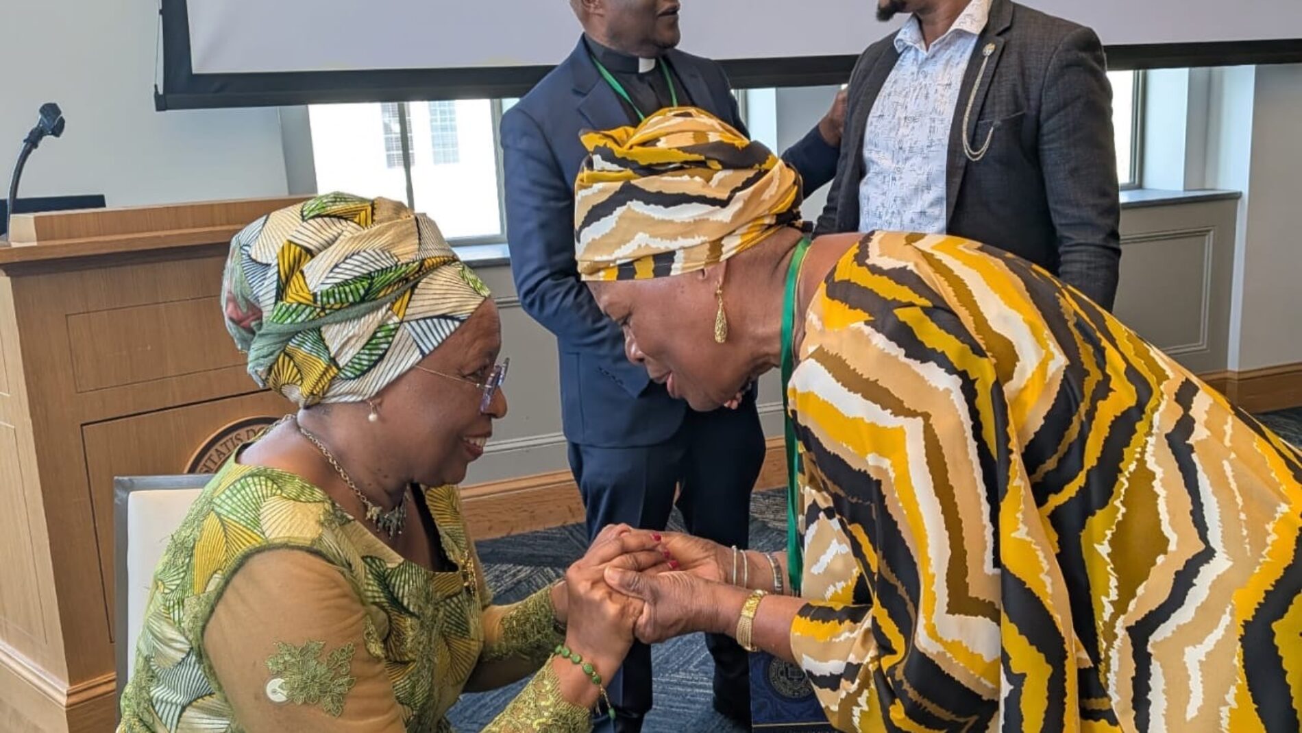 Burundi: “Hakuna mtu aliye na haki ya kuwahamisha Warundi nusu milioni,” anasihi Marguerite Barankitse.