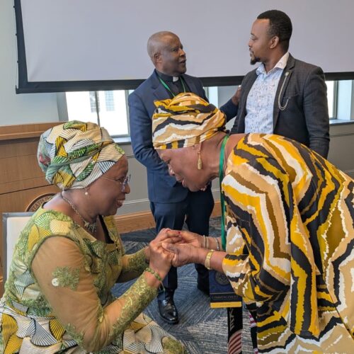 Burundi: “Hakuna mtu aliye na haki ya kuwahamisha Warundi nusu milioni,” anasihi Marguerite Barankitse.