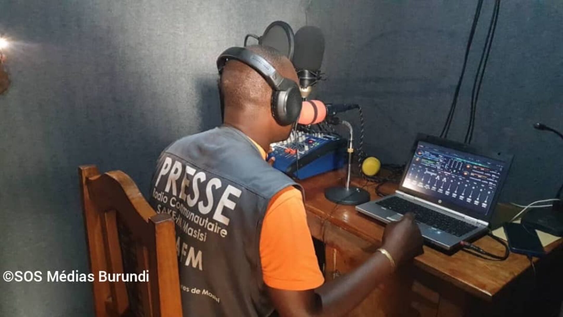 Uhuru wa Vyombo vya Habari: Uhamisho wa wanahabari umelipuka ulimwenguni pote, kulingana na waandishi wasio na mipaka
