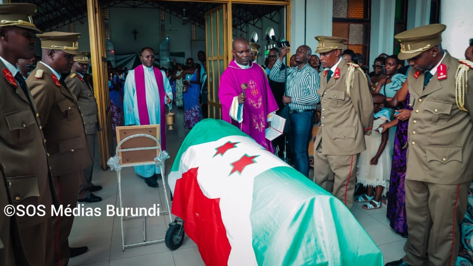 FDNB waliripotiwa kujiondoa kutoka maeneo ya Rugezi, Kakenge, na Point Zéro kuelekea Mukera, huku wengine wakielekea Misisi, katika safari ya kuelekea mkoa wa Tanganyika kusini-mashariki mwa DRC.