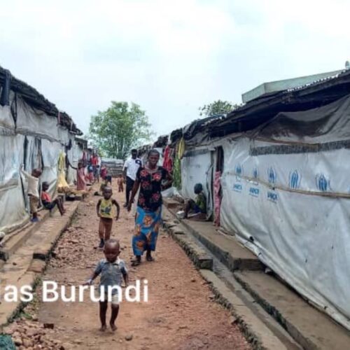 Cishemere : hunger drives Congolese asylum seekers to begging