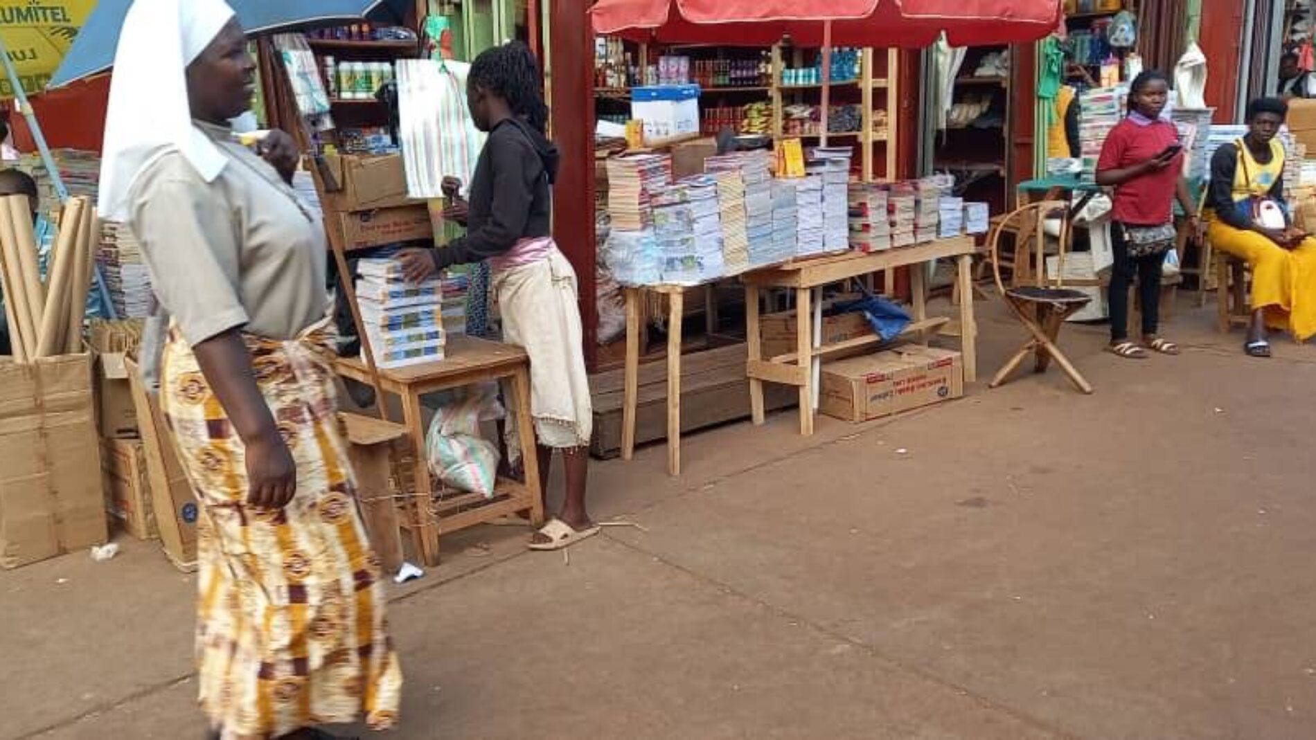 Gitega: madaftari, sare, mikoba… kurejea shuleni kunageuka kuwa anasa