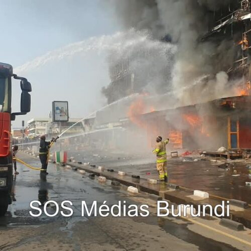 Bujumbura : le feu dévore deux galeries commerciales et réduit des années de travail en cendres