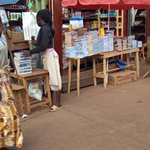 Gitega : cahiers, uniformes, sacs… la rentrée scolaire devient un luxe